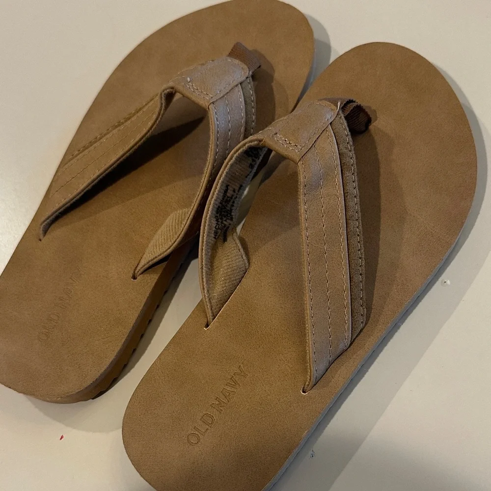 Old Navy Tan Brown Boys Kids Flip Flops
